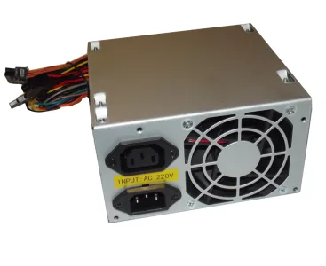 Fuente ATX Xtreme 600w 24+4 pin - conector SATA